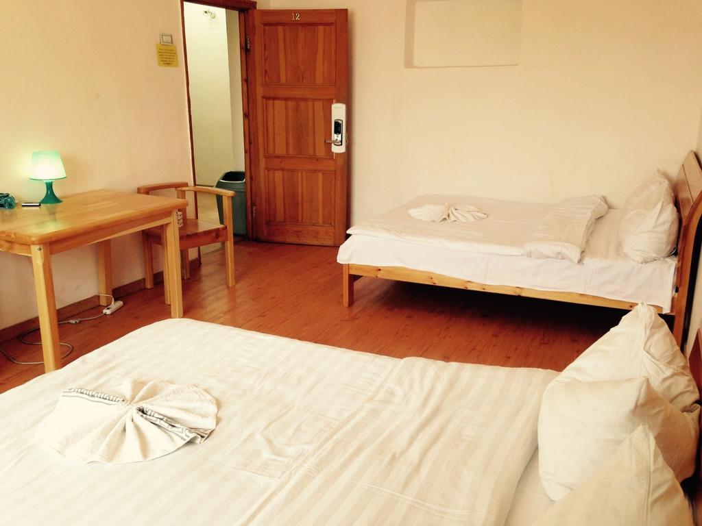 Golden Gobi Hostel & Tours Ulán Bator Habitación foto