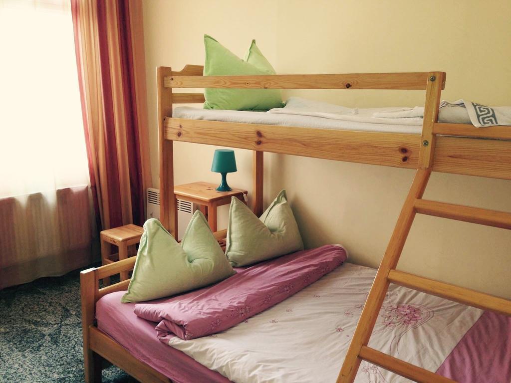 Golden Gobi Hostel & Tours Ulán Bator Habitación foto